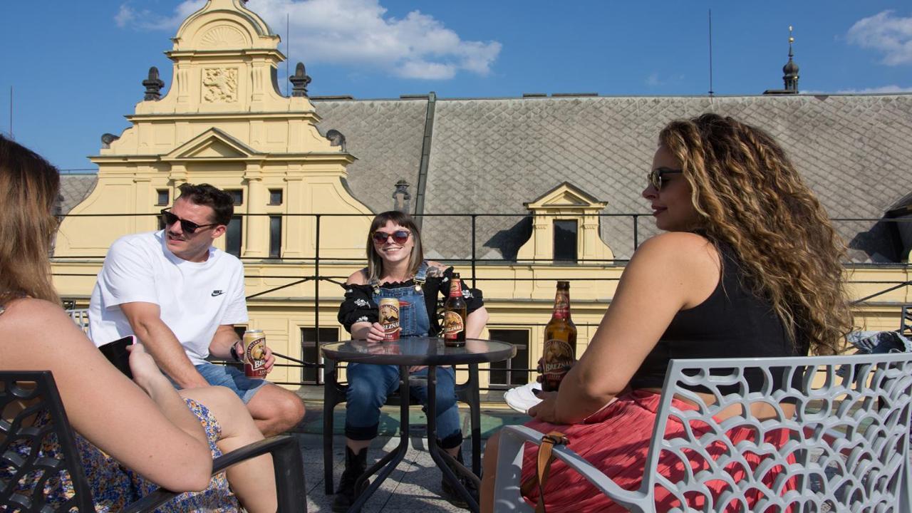 The Clock Inn Прага Екстериор снимка